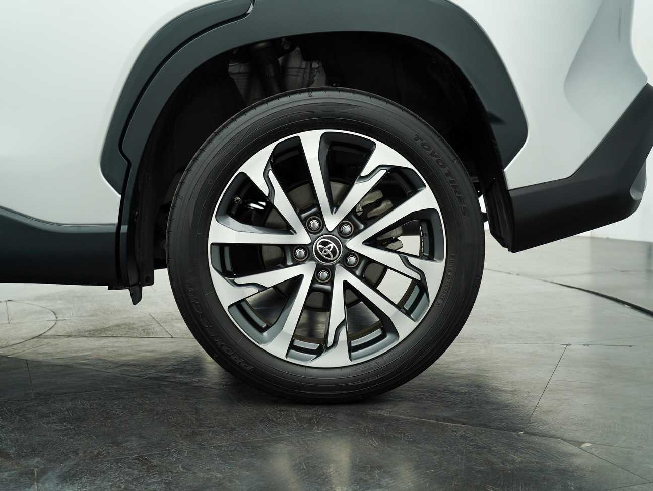 used 2022 Toyota Corolla Cross V 1.8