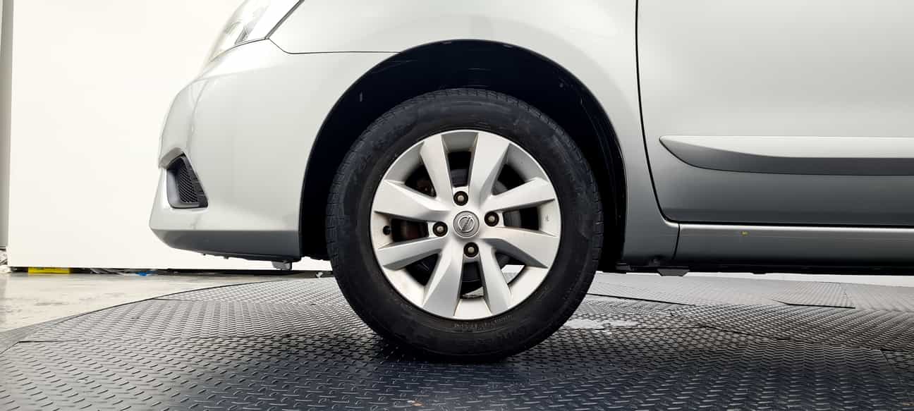 used 2014 Nissan GRAND LIVINA COMFORT 1.6