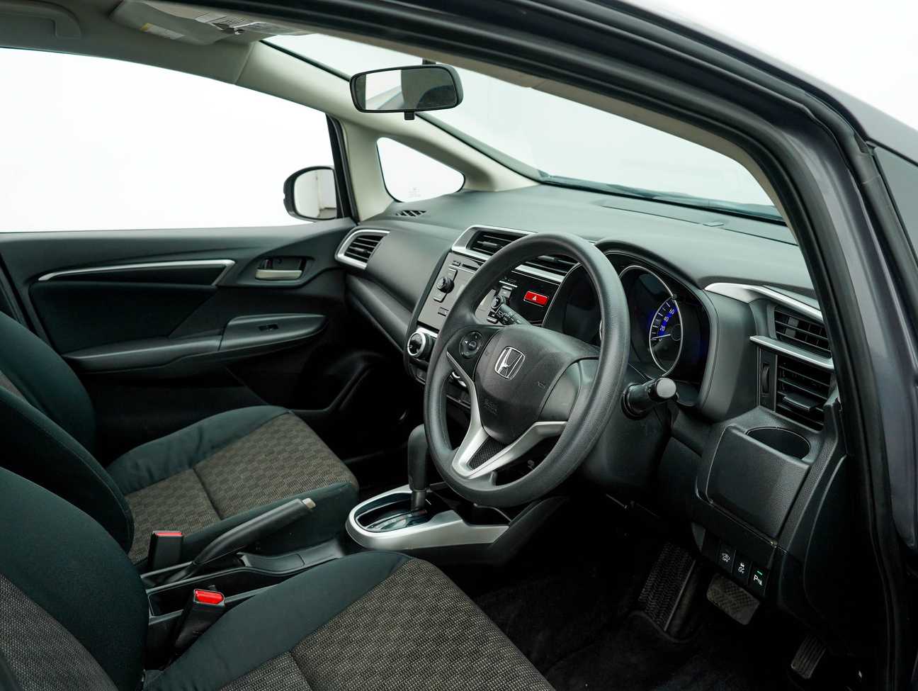 terpakai 2016 Honda Jazz E i-VTEC 1.5