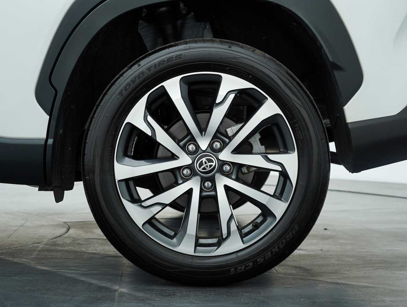used 2024 Toyota Corolla Cross V 1.8