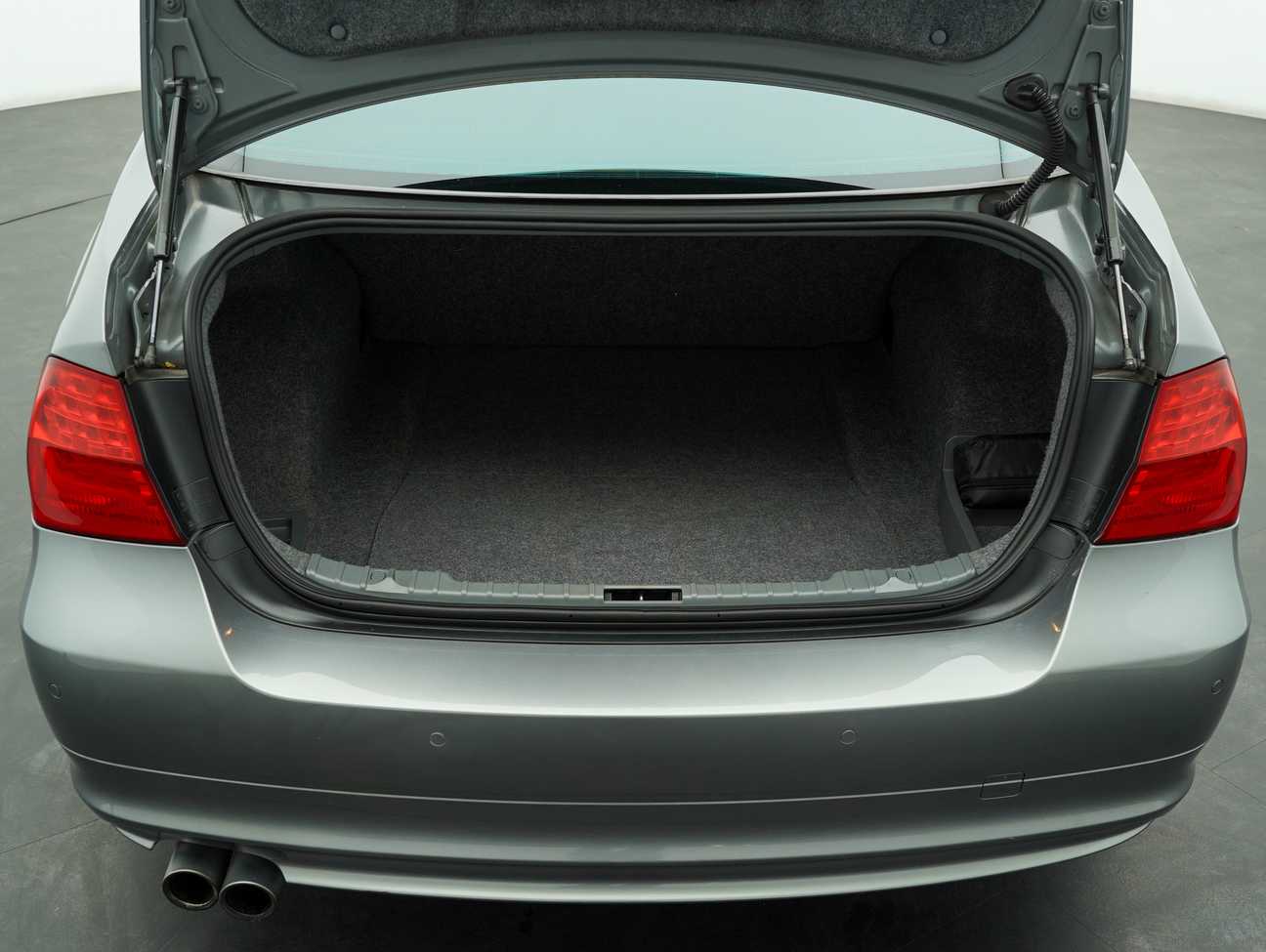 used 2010 BMW 323i  2.5