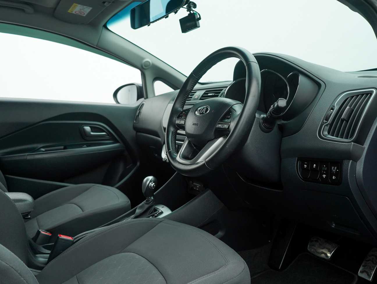 terpakai 2015 Kia Rio SX 1.4