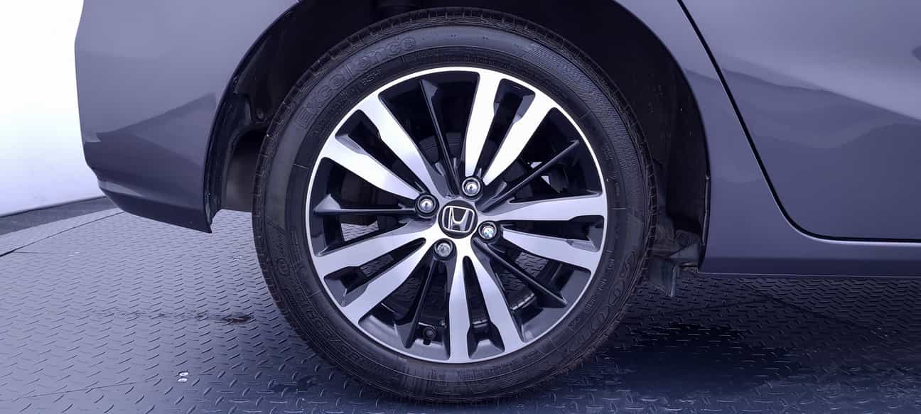 used 2020 Honda JAZZ V 1.5