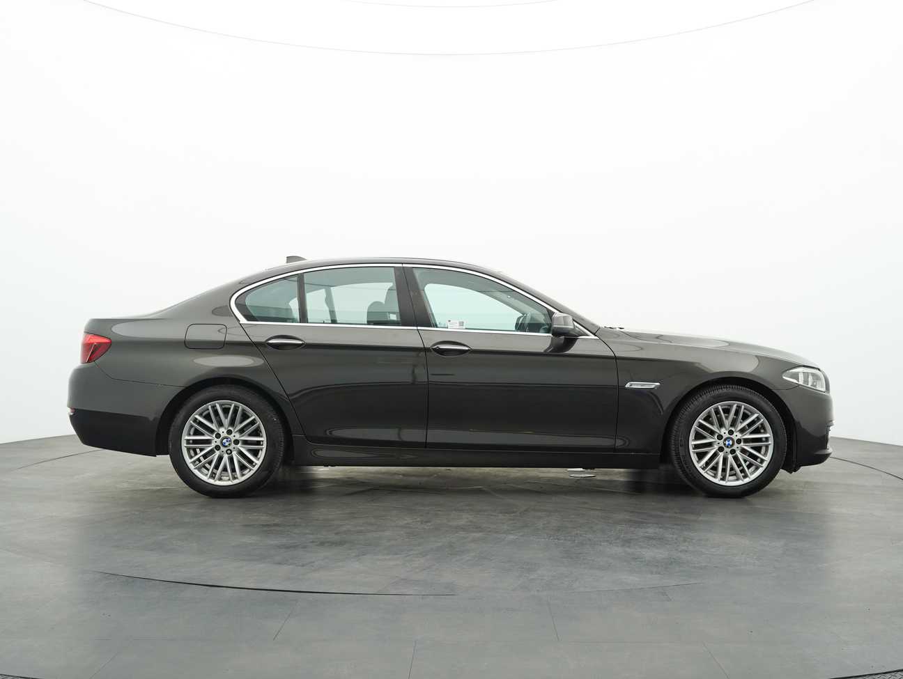 terpakai 2014 BMW 520i  2.0