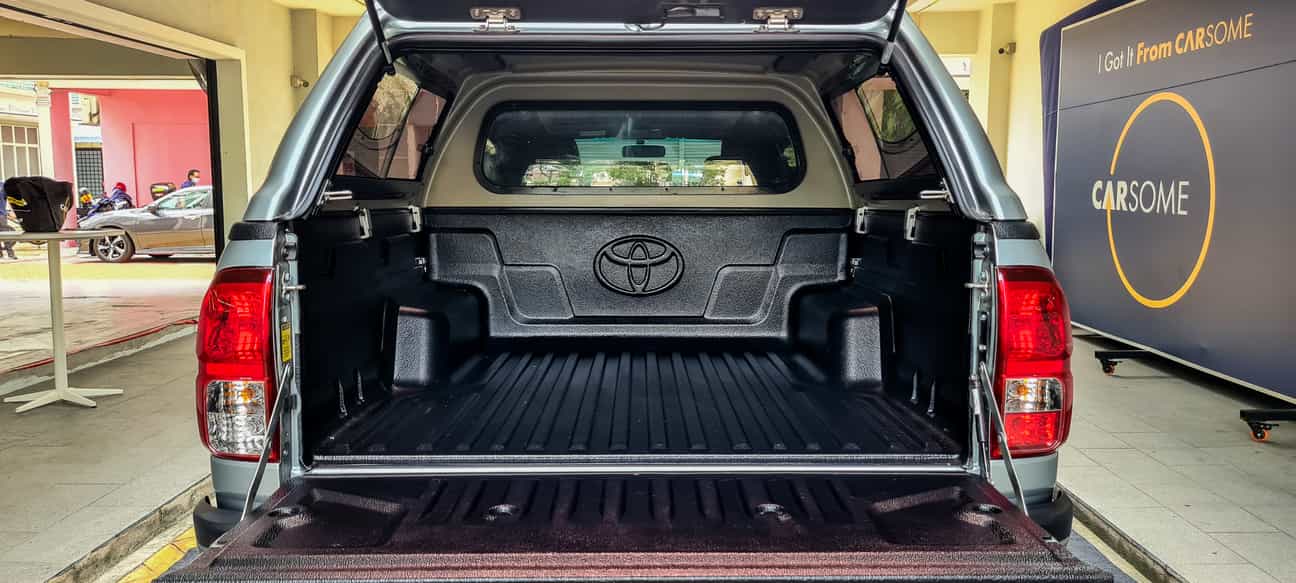 used 2018 Toyota HILUX DOUBLE CAB LE 4X4 2.4