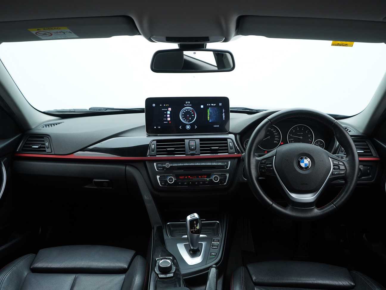 used 2015 BMW 320i Sport Line 2.0