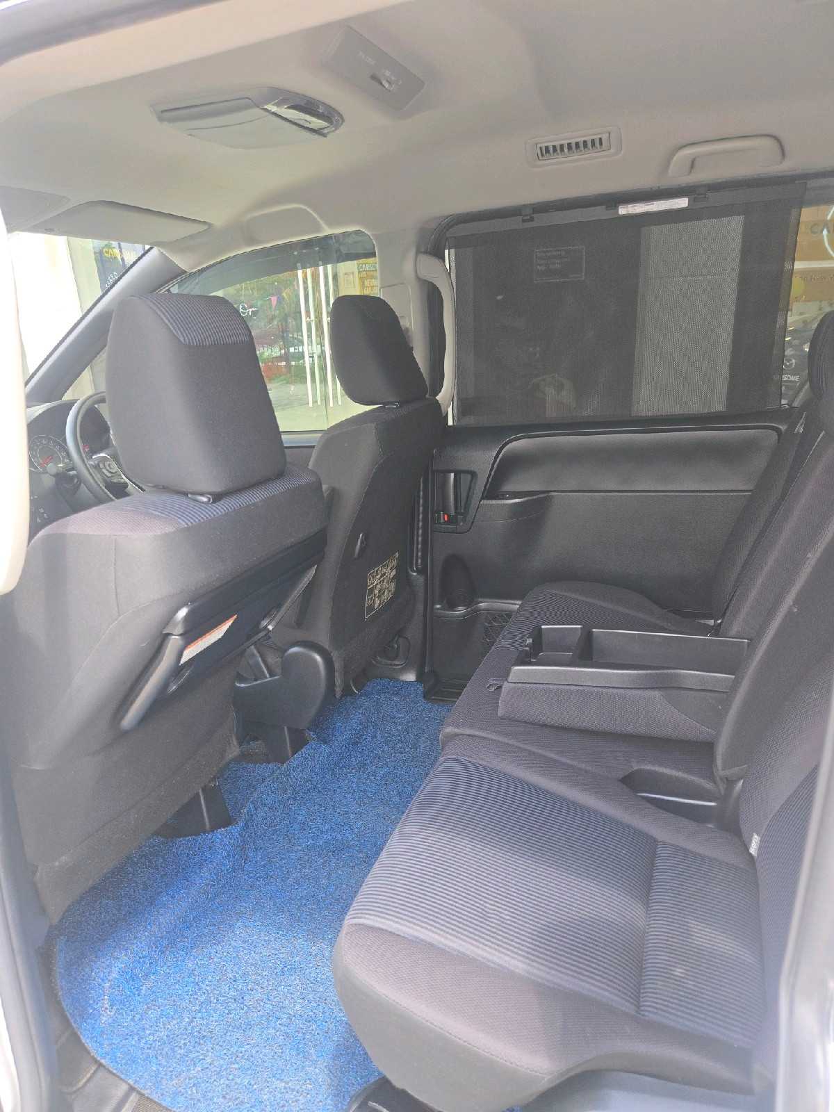 used 2018 Toyota Voxy X 2.0