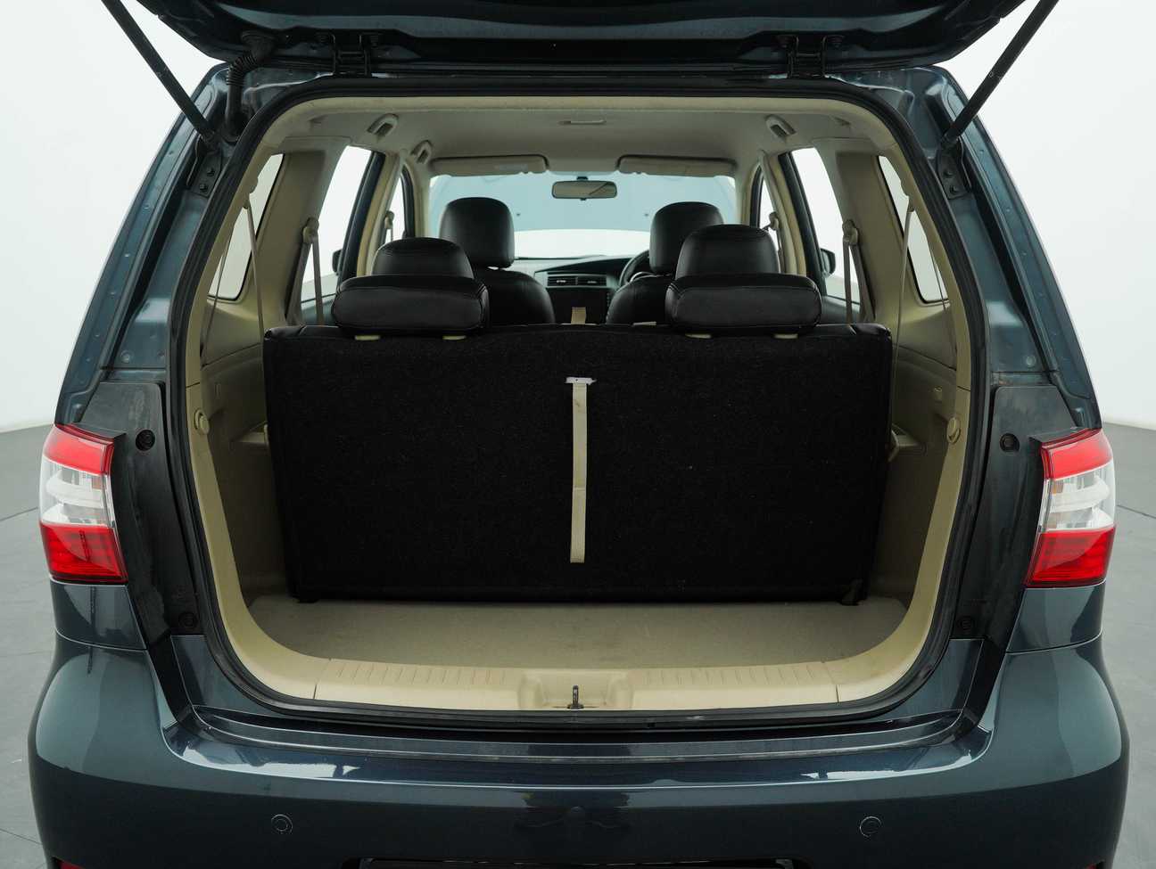 used 2013 Nissan Grand Livina Comfort 1.8