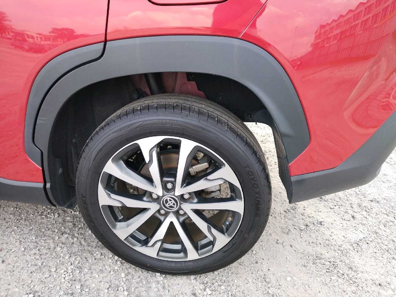 terpakai 2023 Toyota Corolla Cross V 1.8