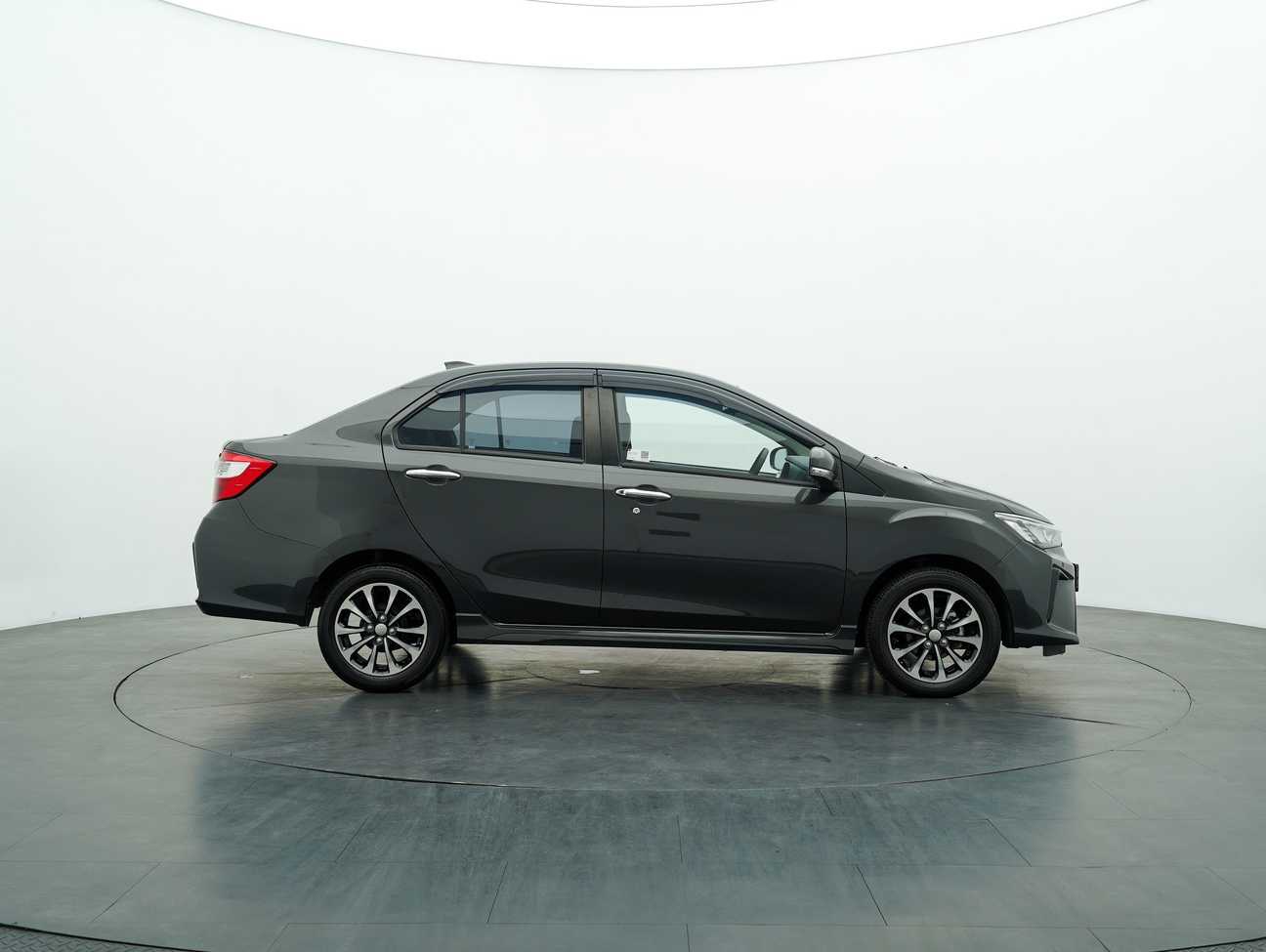 terpakai 2022 Perodua Bezza Advance 1.3