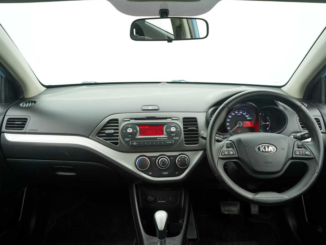 terpakai 2015 Kia Picanto  1.2