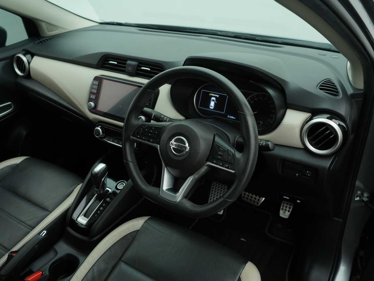 used 2022 Nissan Almera VLT 1.0