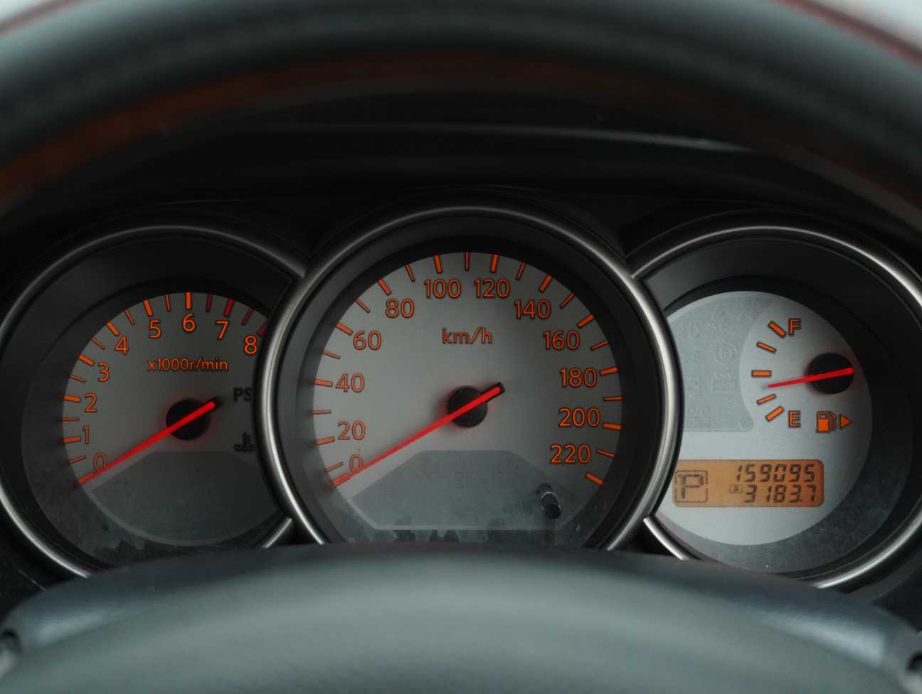 terpakai 2011 Nissan Grand Livina Comfort 1.8