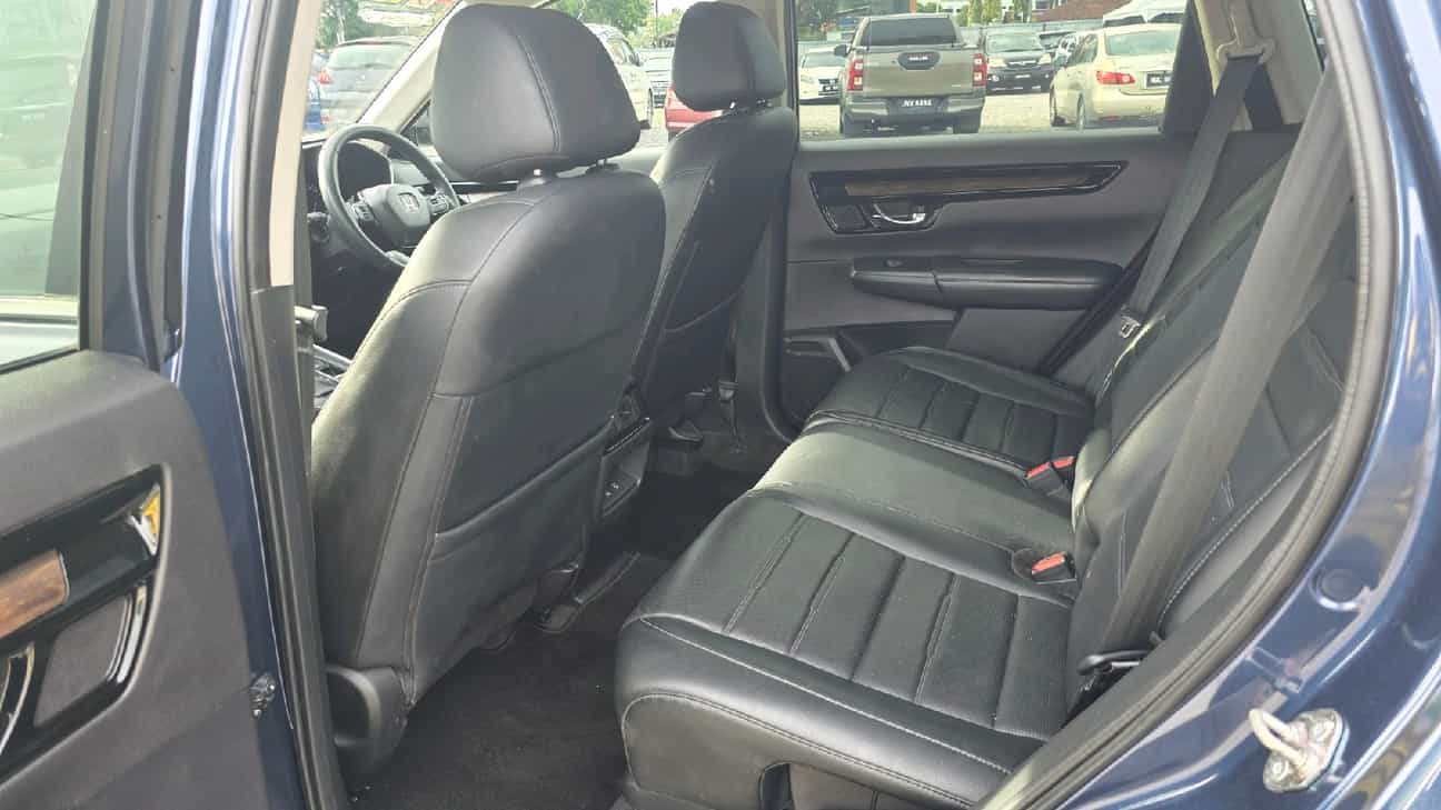 used 2024 Honda CR-V V 1.5