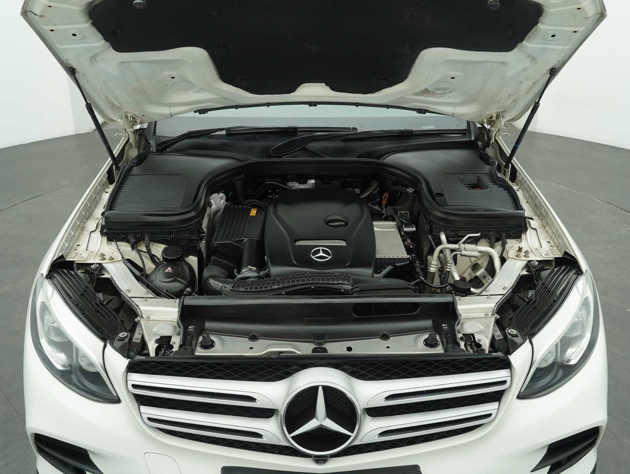used 2019 Mercedes-Benz GLC250 4MATIC AMG Line 2.0