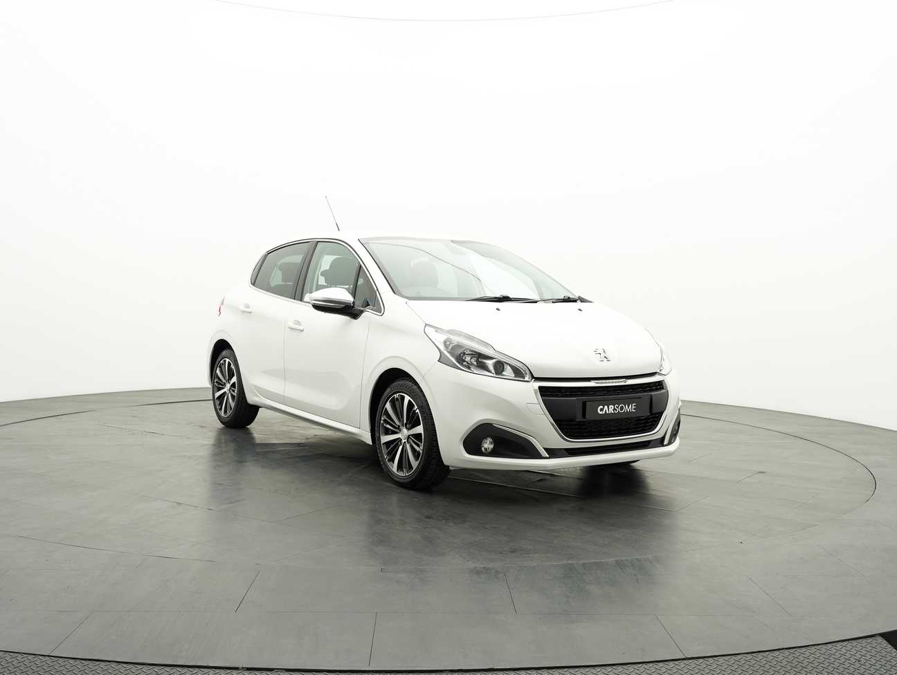 terpakai 2018 Peugeot 208 PureTech 1.2