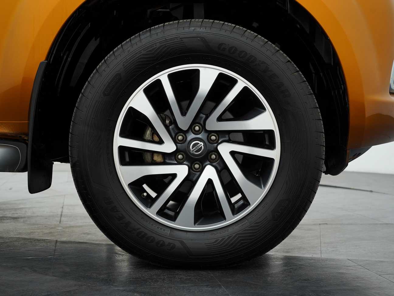 terpakai 2018 Nissan Navara NP300 VL Dual Cab 2.5