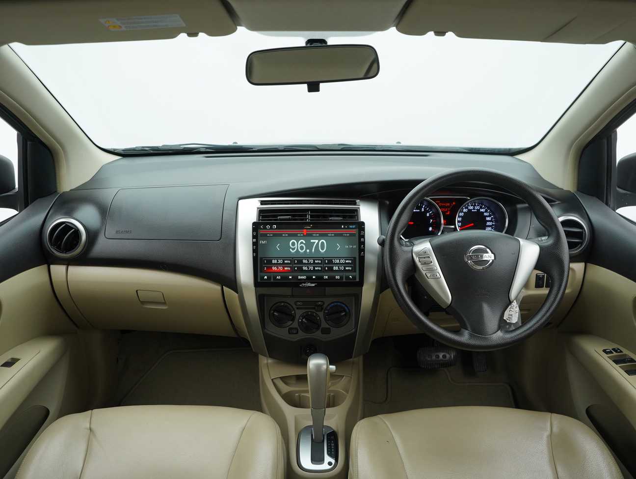 terpakai 2016 Nissan Grand Livina Comfort 1.6