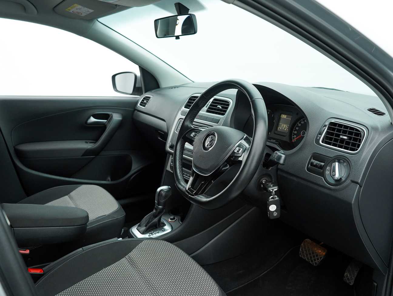 terpakai 2017 Volkswagen Polo  1.6