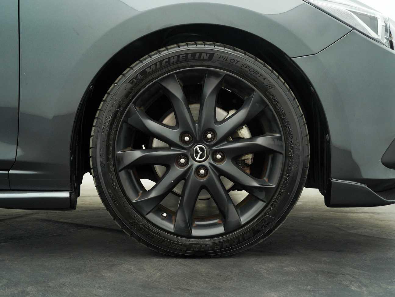 terpakai 2015 Mazda 3 SKYACTIV-G High 2.0