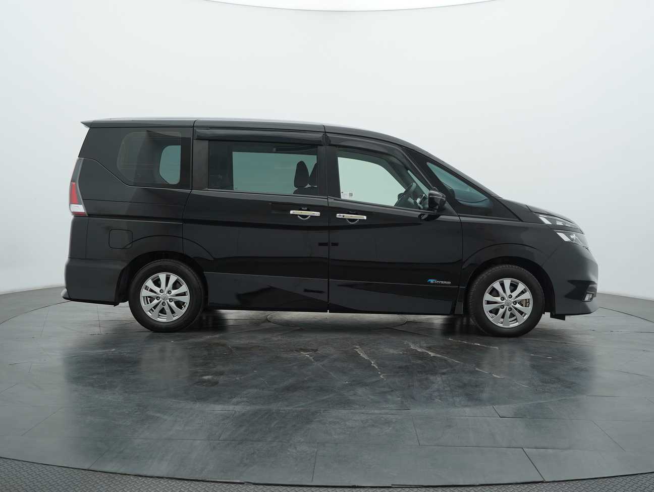 used 2019 Nissan Serena S-Hybrid High-Way Star 2.0