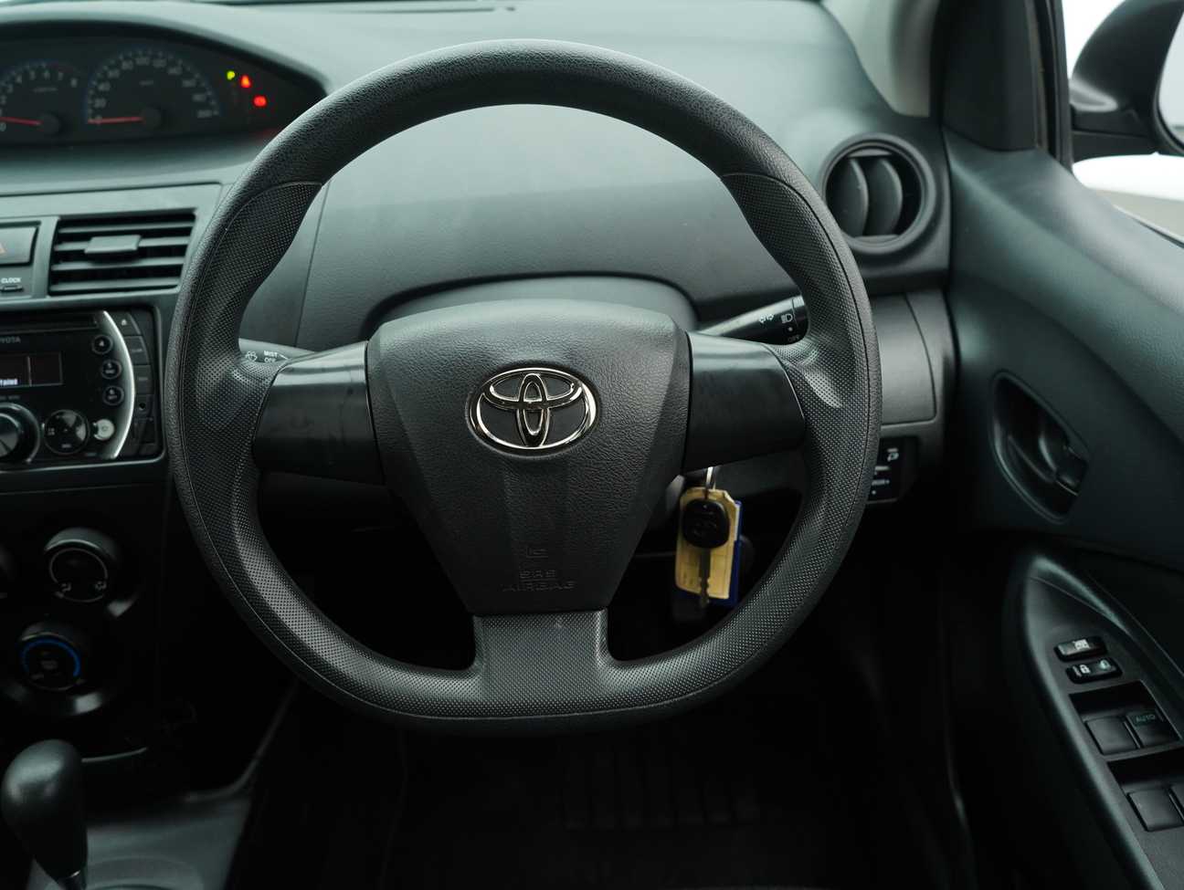 terpakai 2011 Toyota Vios J 1.5