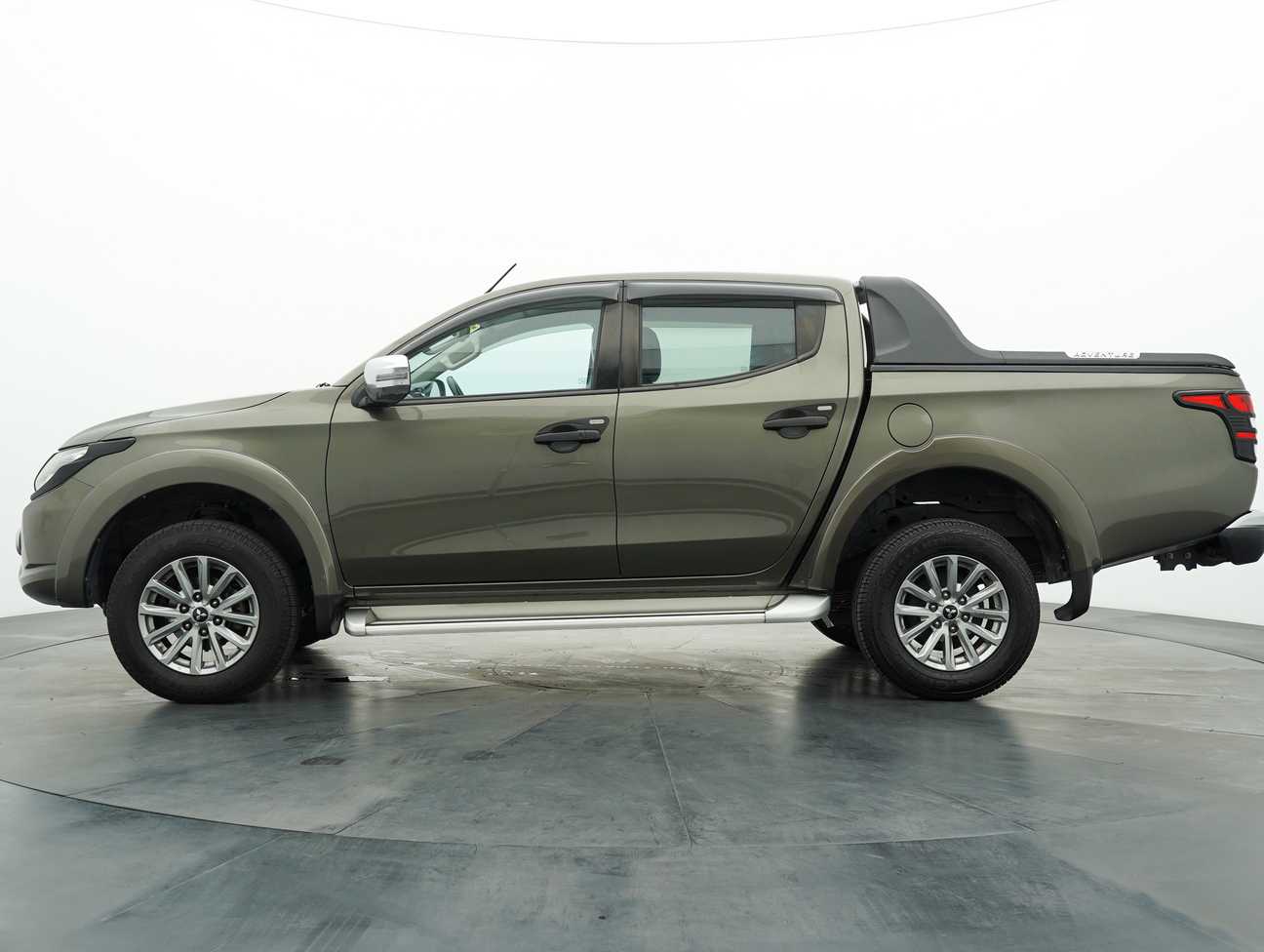 used 2016 Mitsubishi TRITON VGT HS 4WD DC 2.4