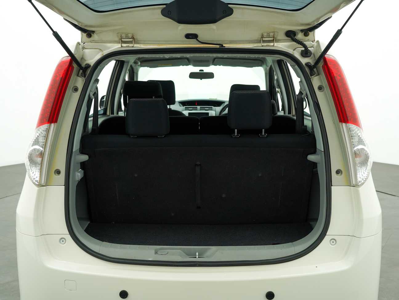 terpakai 2013 Perodua Alza EZi 1.5
