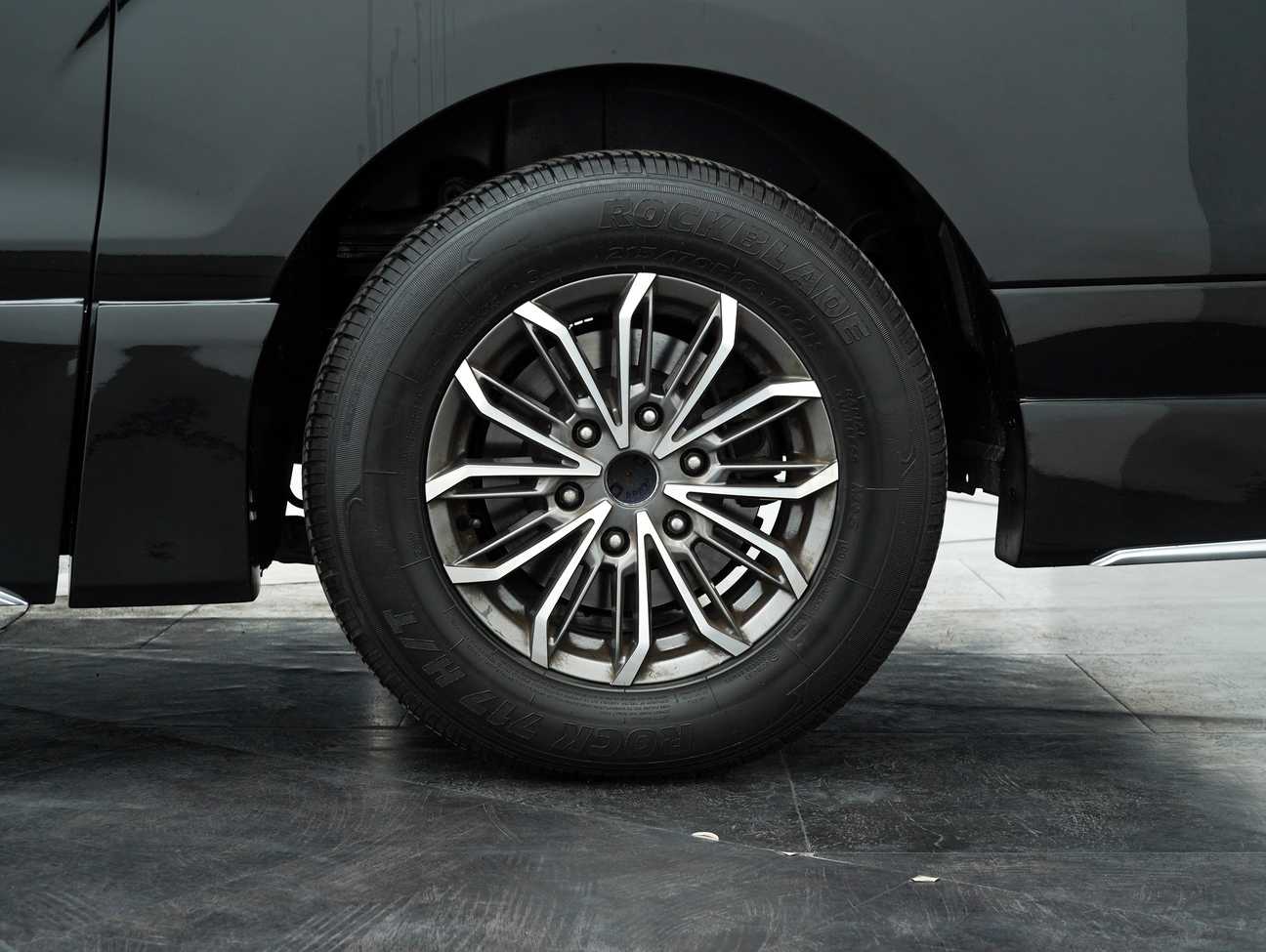 used 2021 Hyundai Grand Starex Executive Plus 2.5
