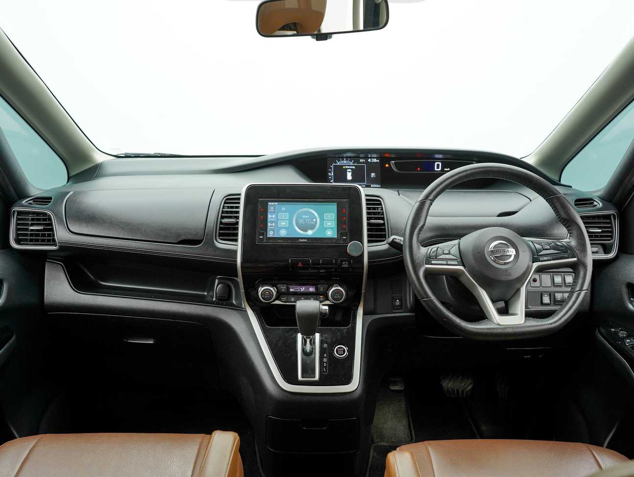 used 2018 Nissan SERENA S-HYBRID HIGH-WAY STAR 2.0