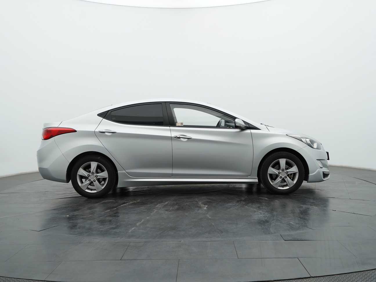used 2014 Inokom Elantra  1.6
