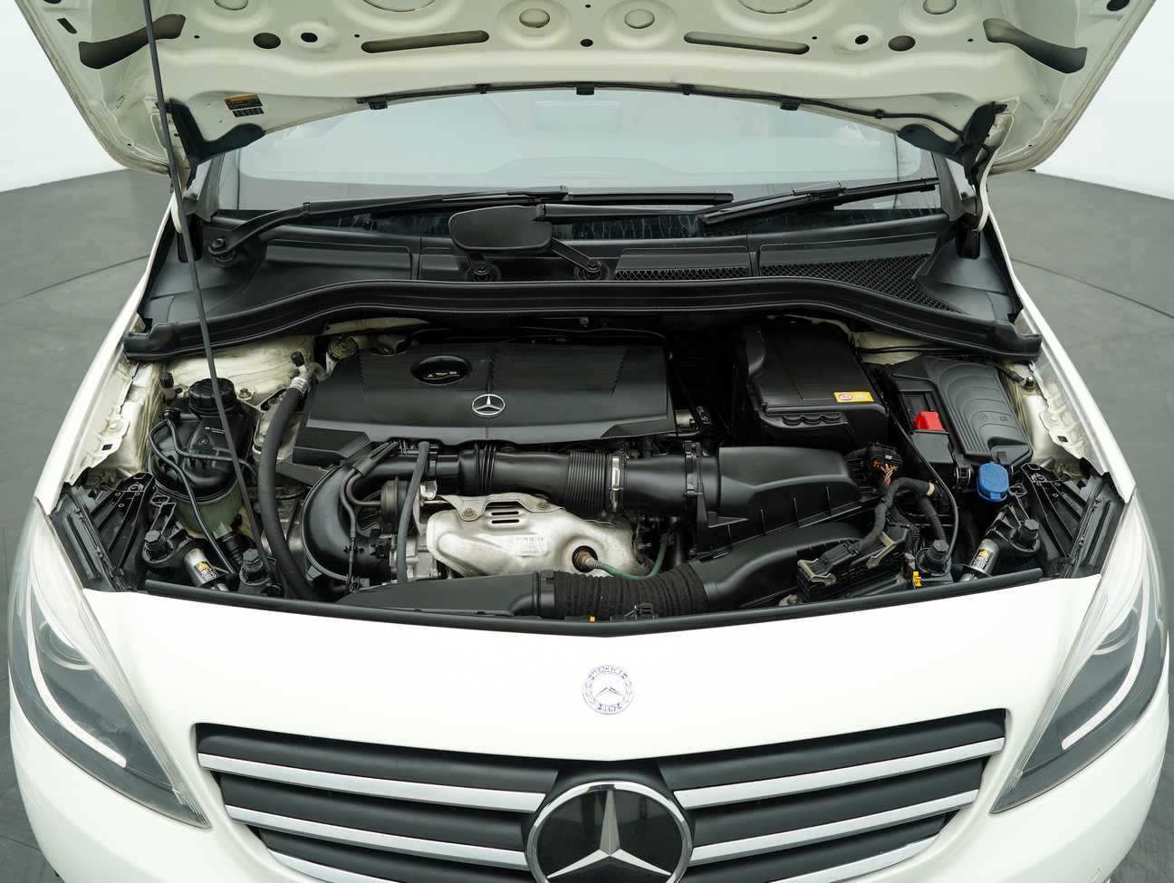 terpakai 2014 Mercedes-Benz B200 Sport Tourer 1.6