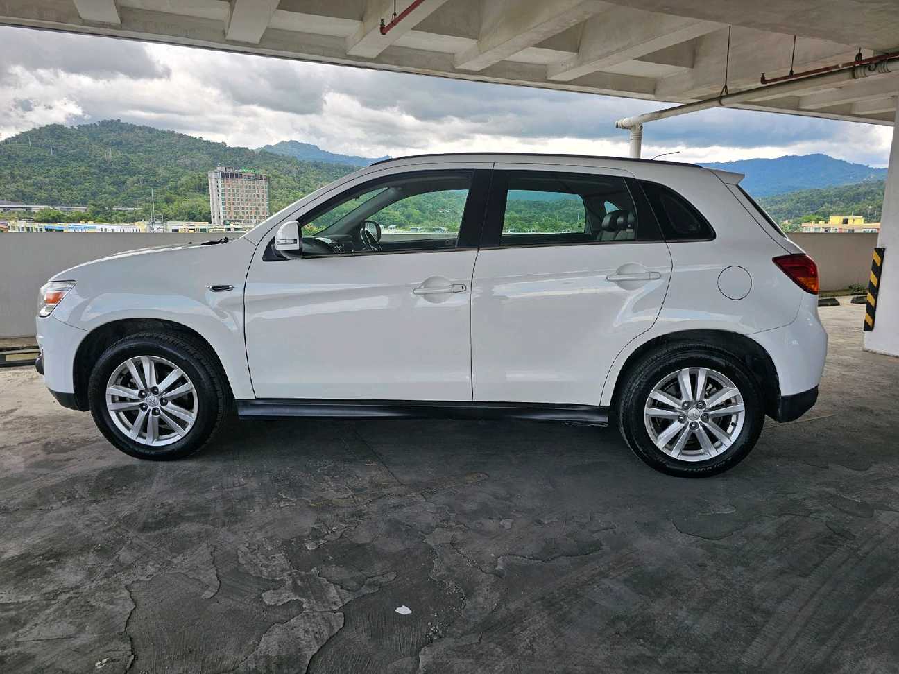 terpakai 2015 Mitsubishi ASX  2.0