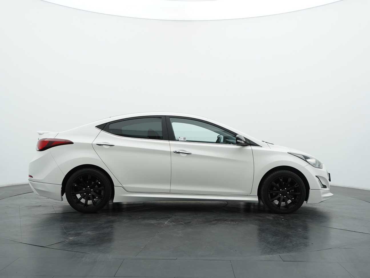 terpakai 2016 Hyundai Elantra Premium 1.8