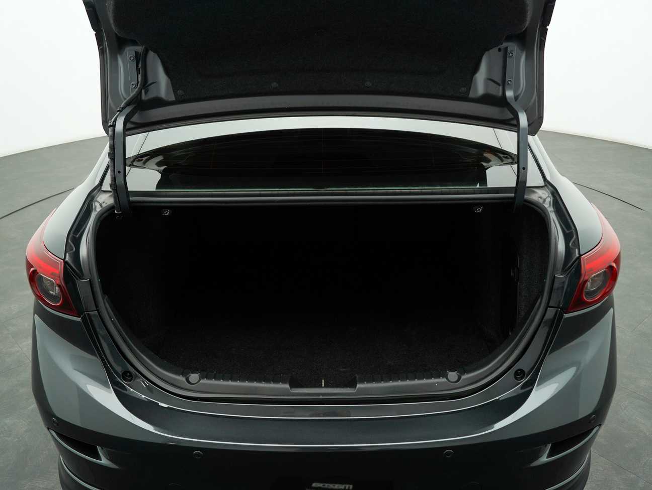 terpakai 2015 Mazda 3 SKYACTIV-G High 2.0