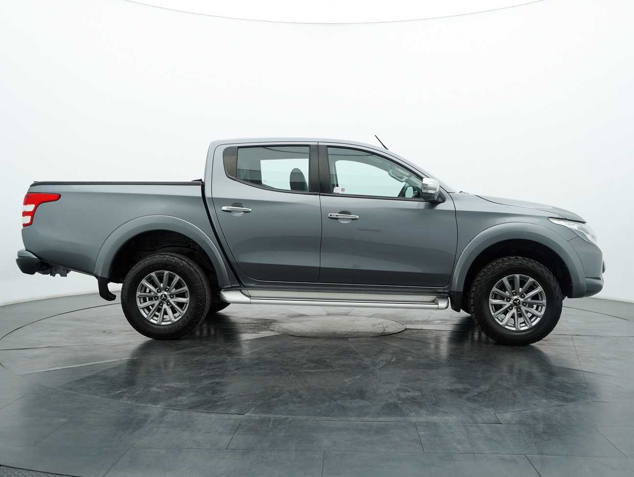 used 2018 Mitsubishi Triton VGT Premium Dual Cab 2.4