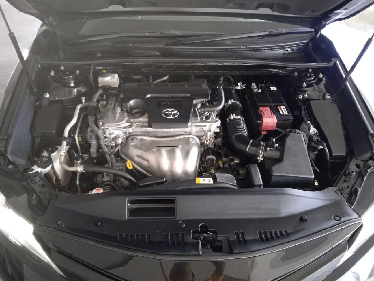 used 2019 Toyota Camry V 2.5