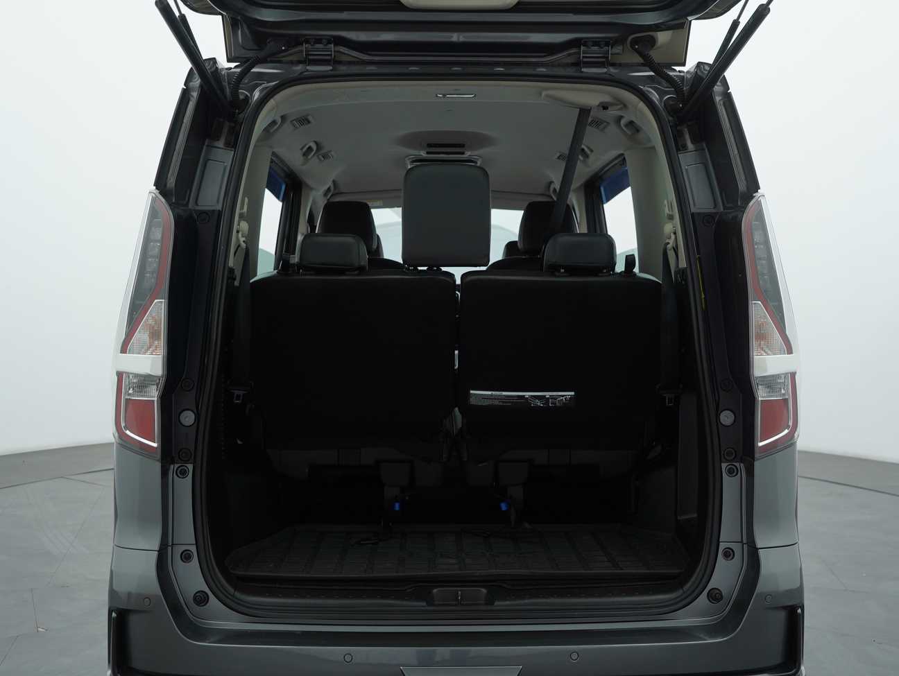 used 2022 Nissan Serena S-Hybrid High-Way Star 2.0