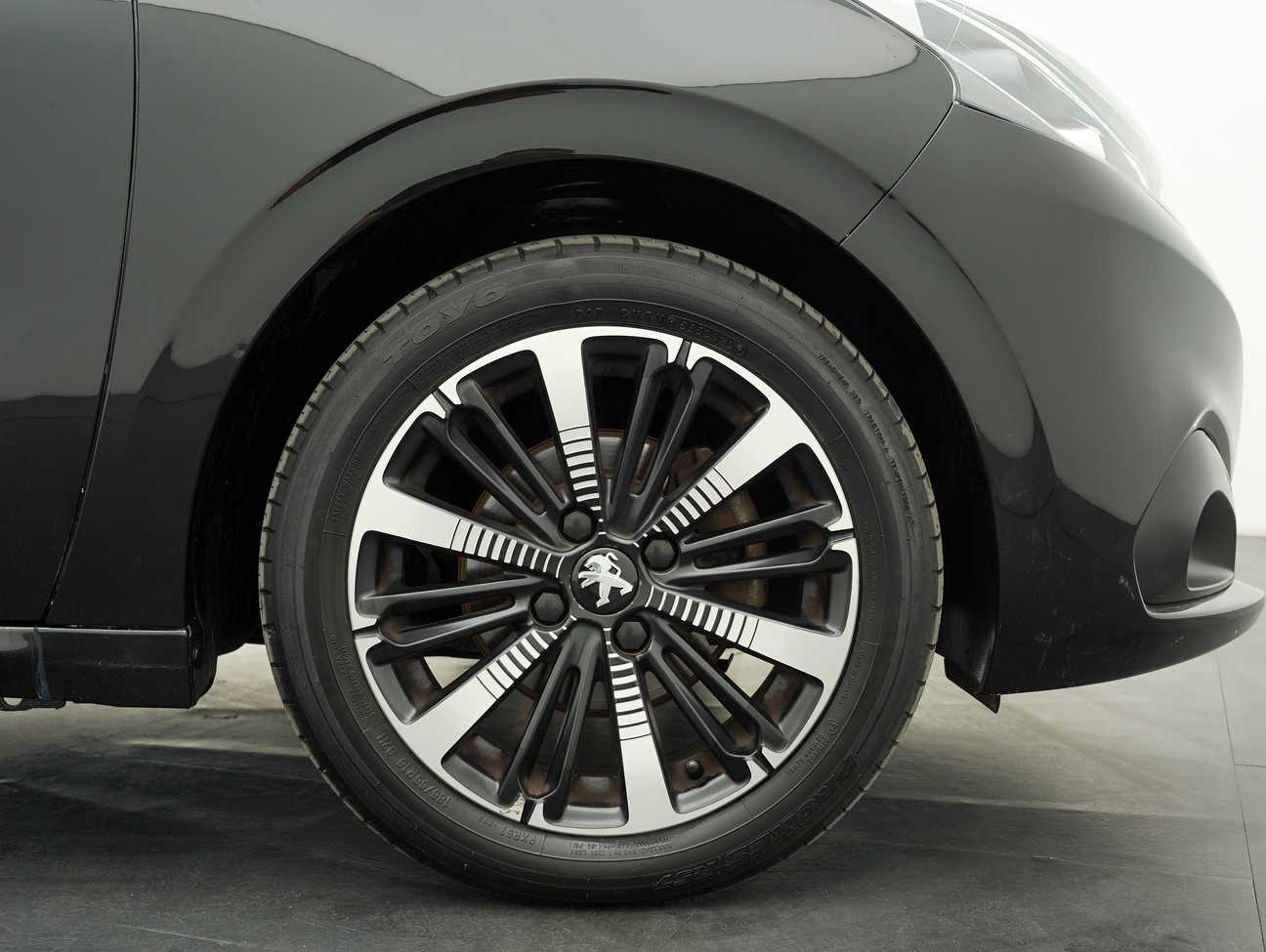 terpakai 2019 Peugeot 208 PureTech 1.2