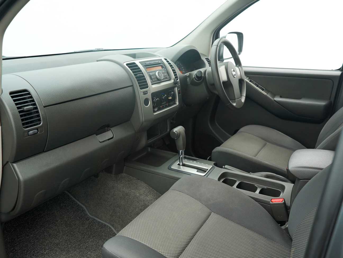 used 2015 Nissan NAVARA 4X2 2.5