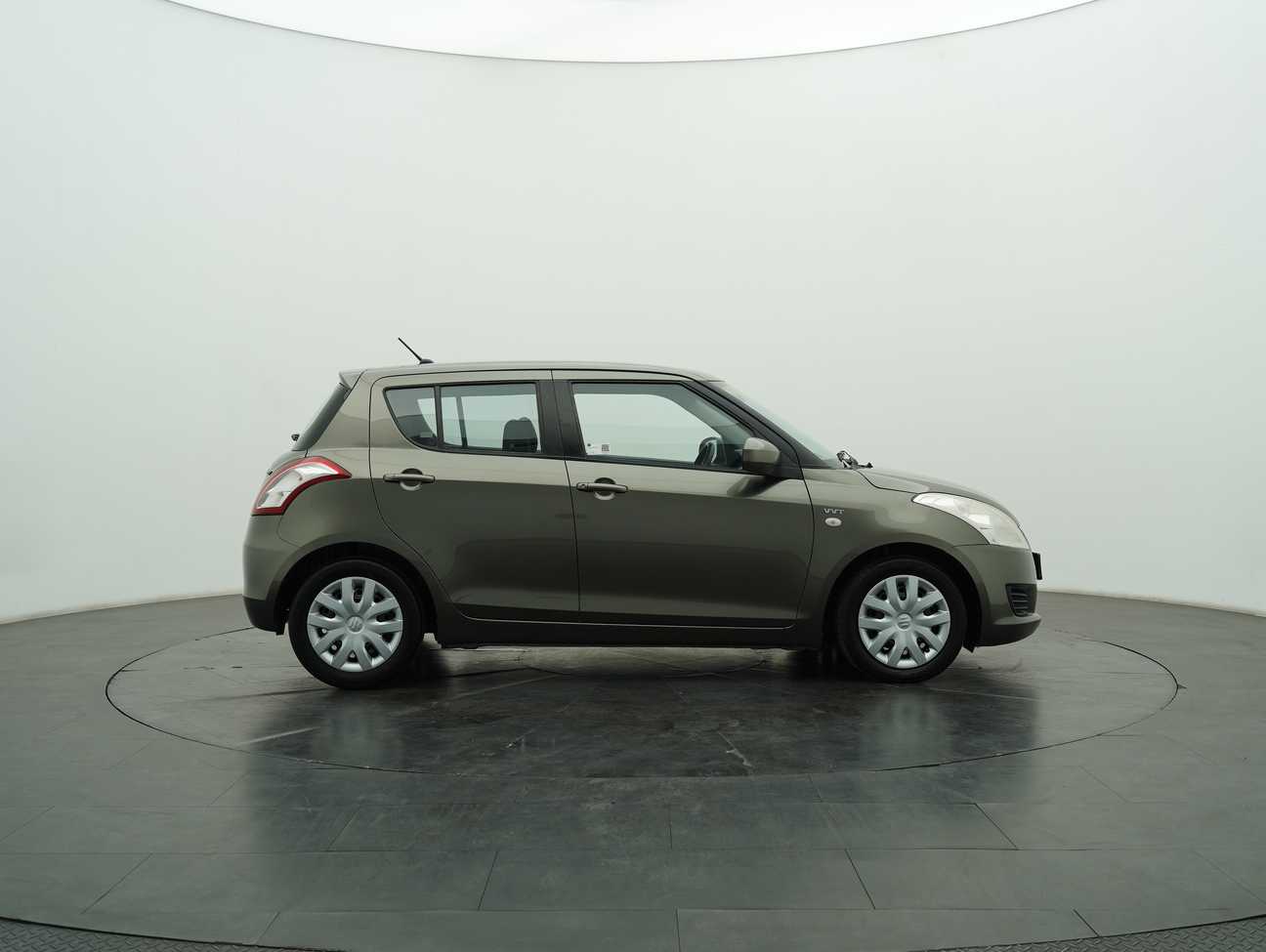 terpakai 2013 Suzuki Swift GL 1.4