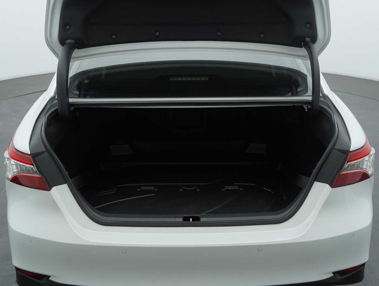 used 2020 Toyota Camry V 2.5