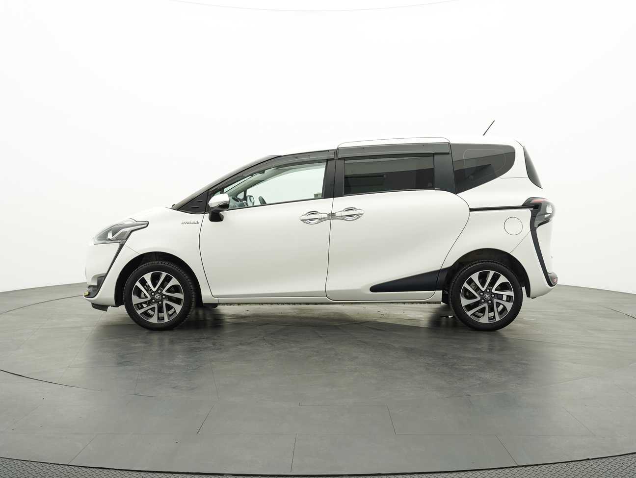 used 2018 Toyota Sienta V 1.5