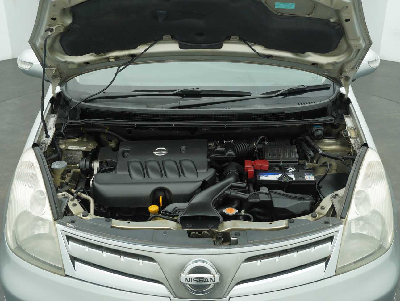 used 2012 Nissan Grand Livina CVTC Comfort 1.8