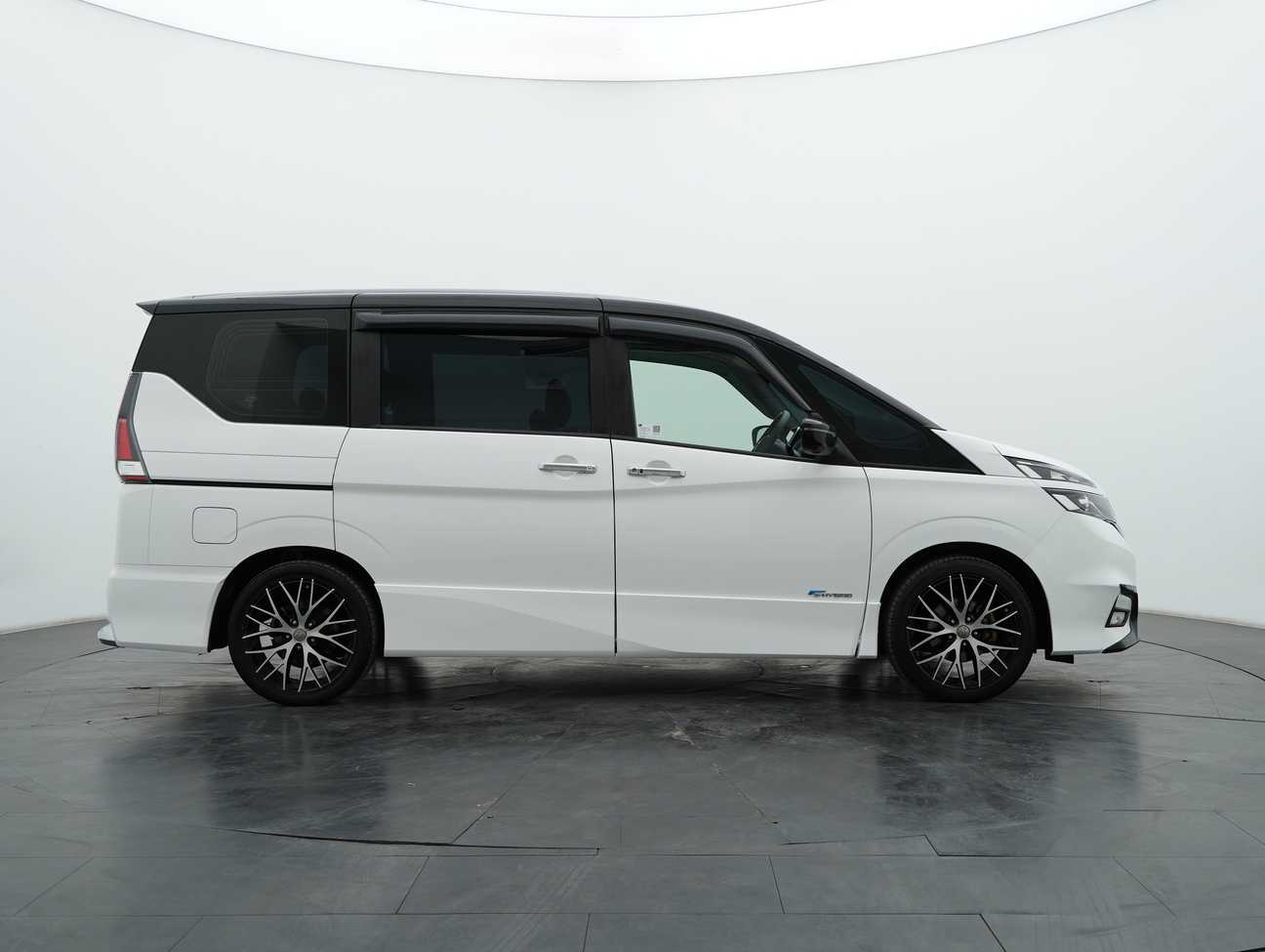 used 2019 Nissan Serena S-Hybrid High-Way Star 2.0