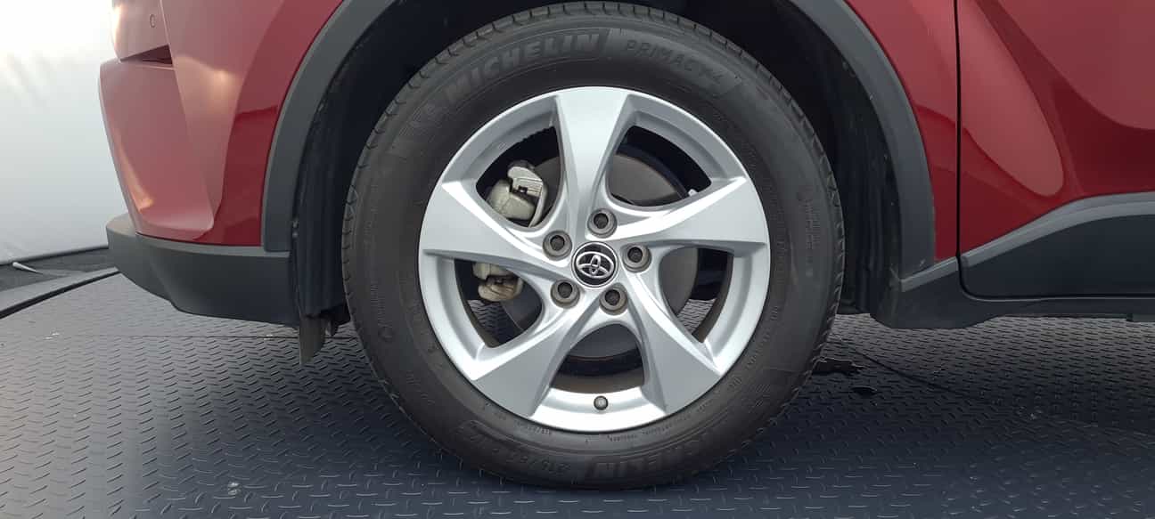 used 2018 Toyota C-HR  1.8