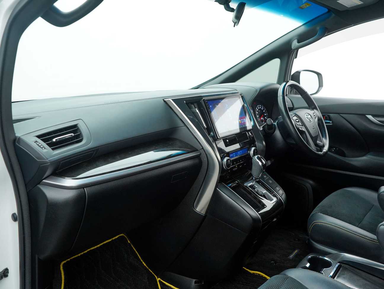 used 2017 Toyota Vellfire Z Golden Eyes 2.5