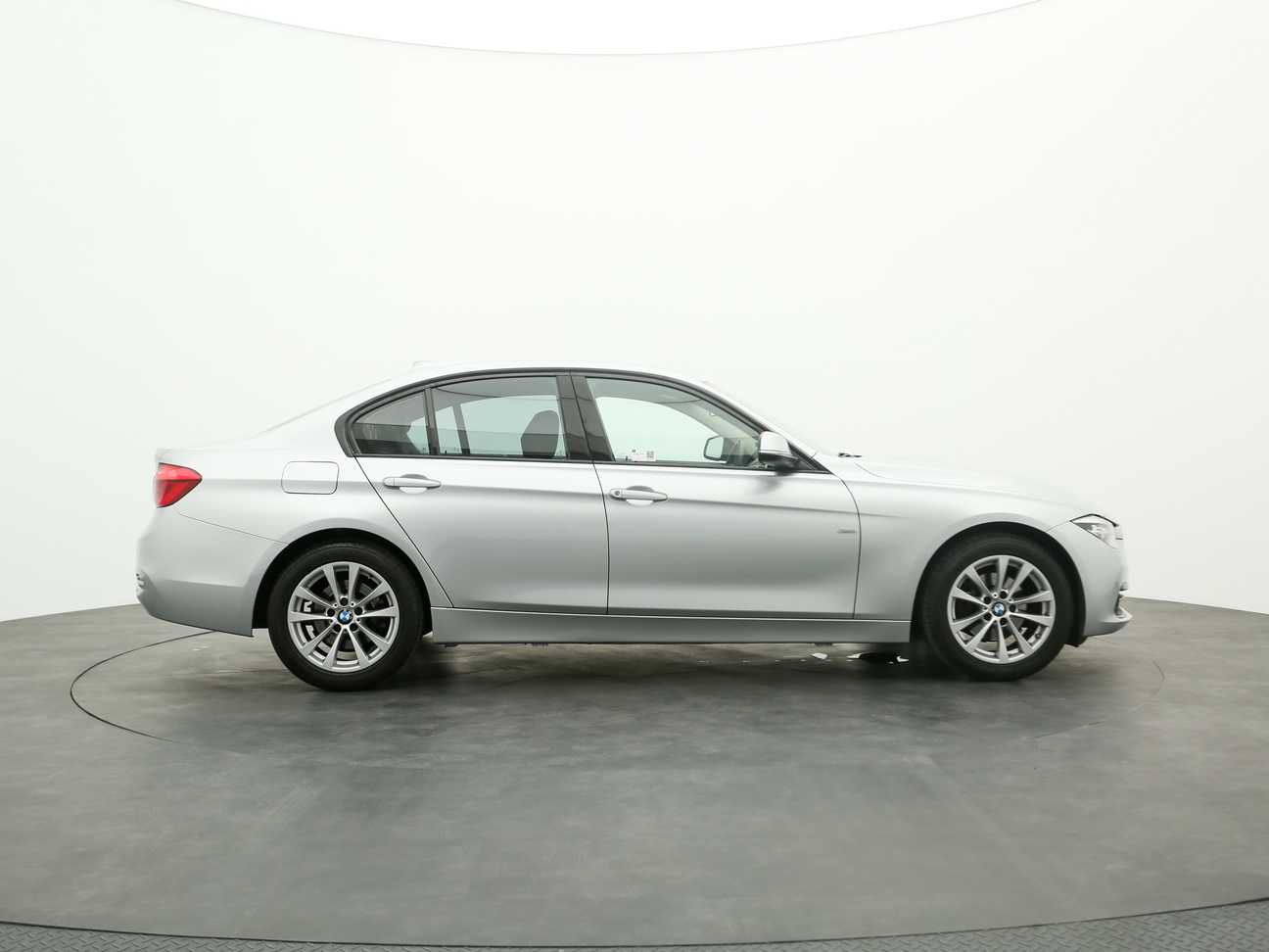 used 2016 BMW 320i Sport Line 2.0