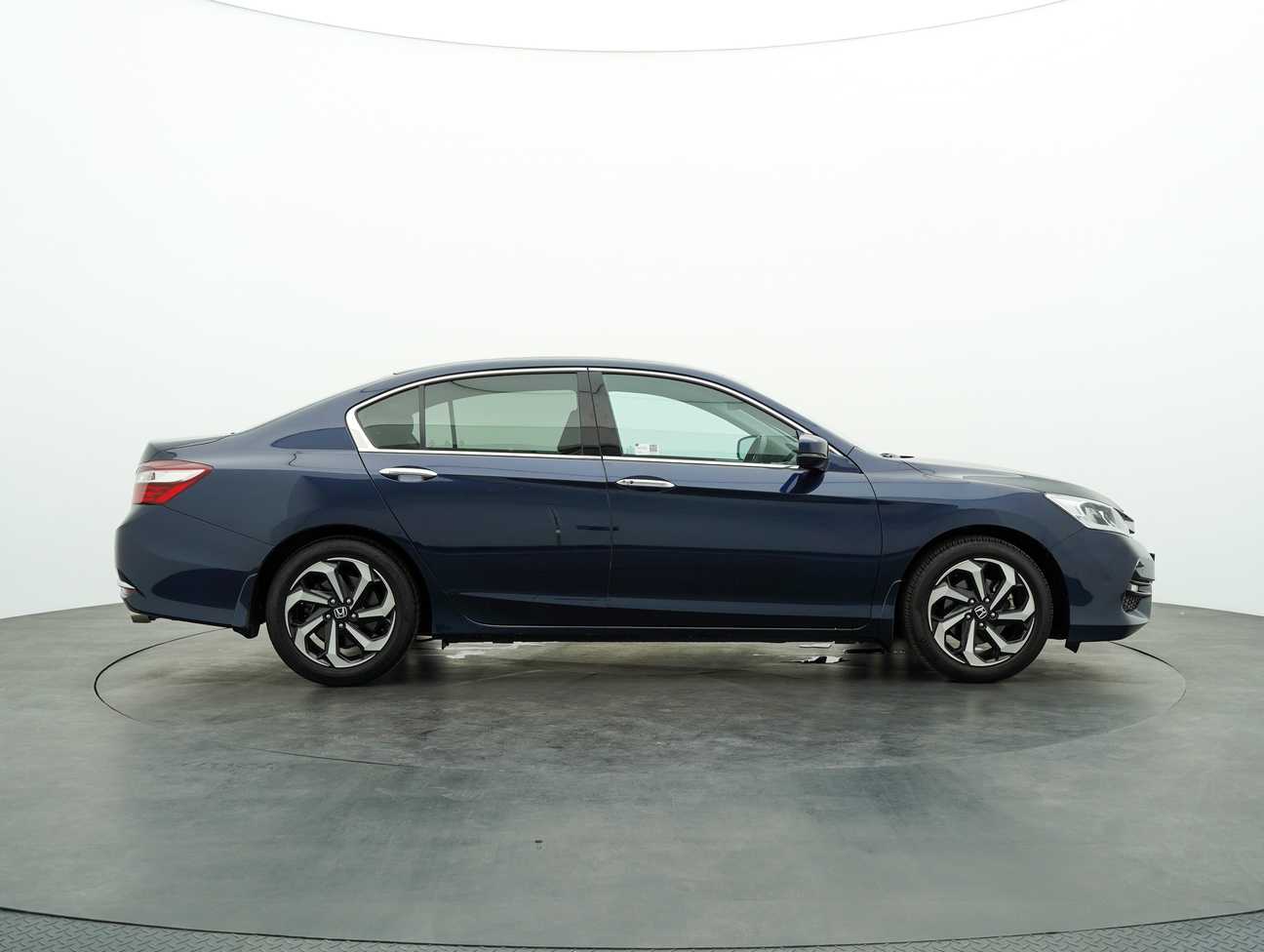 terpakai 2016 Honda ACCORD I-VTEC 2.0