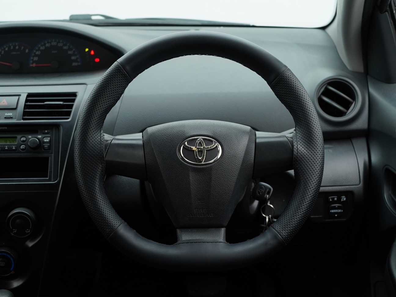 terpakai 2011 Toyota Vios J 1.5